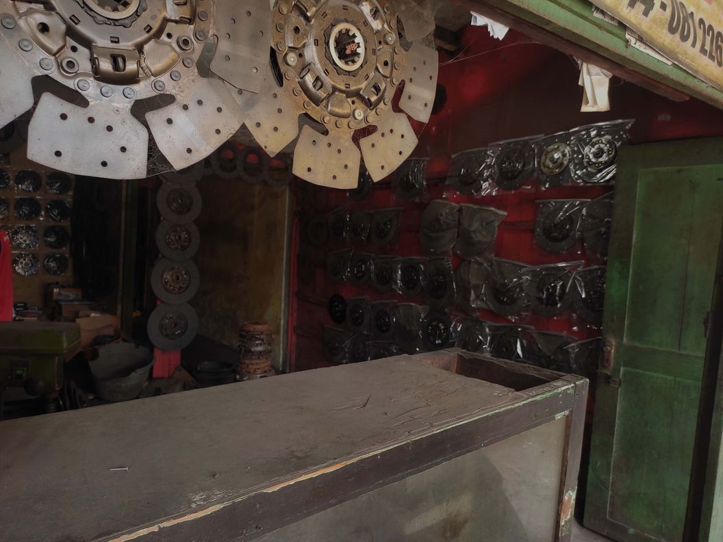Interior tampak depan - kampas kopling mandiri motor purwodadi