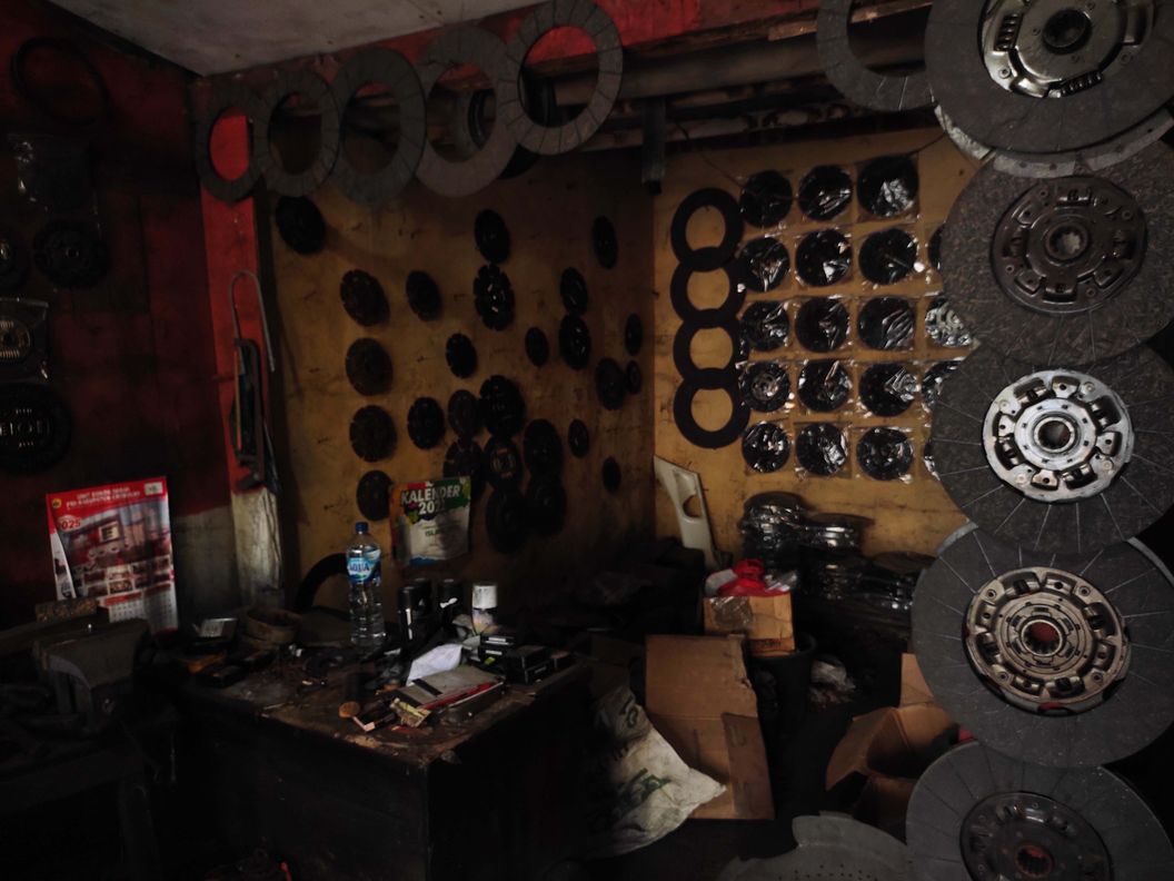 interior dari dalam 2 - kampas kopling mandiri motor purwodadi
